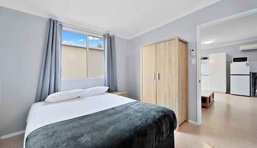 1 Bedroom (Self-contained Cabin)