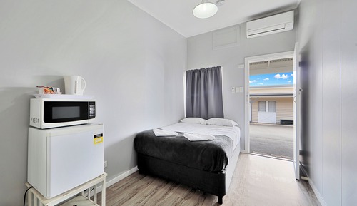 Budget Single Motel Room