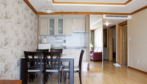 Family Deluxe Room : 20000 KRW Surcharge (per night) for Slope view