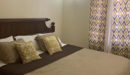 Economy Room, 1 King Bed, Kitchen