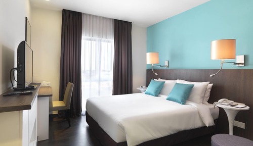 Executive Room, 1 Queen Bed (Superior, Sky View)