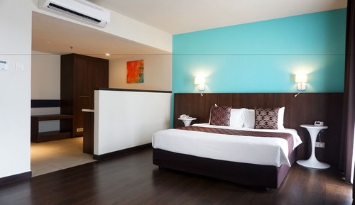 Suite (Executive Sky Suite, Sky View)
