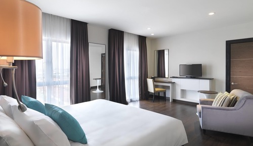 Suite (Sky Suite, Sky View)