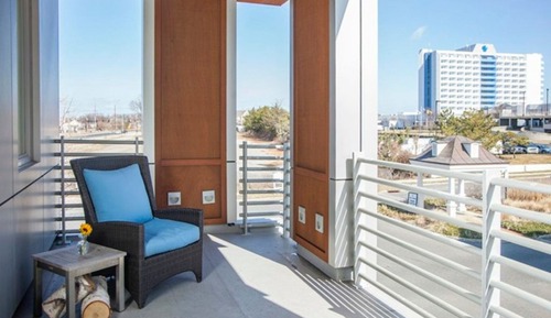 Suite, Balcony