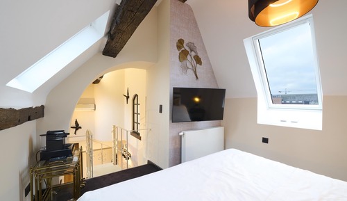 Luxury Suite with Spa Bath and Balcony