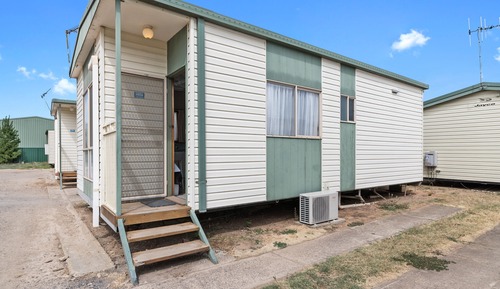 2 Bedroom Cabin - Sleeps 5