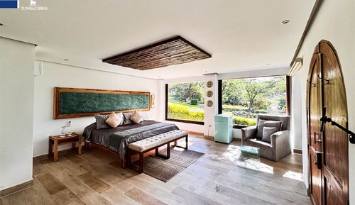Panoramic Cabin