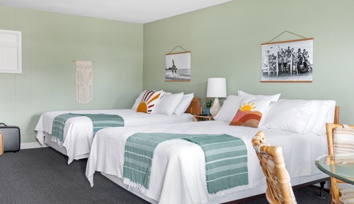 Family Studio Suite, 2 Queen Beds, Kitchenette, Pool View