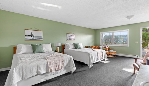 Family Studio Suite, 2 Queen Beds, Kitchenette, Pool View