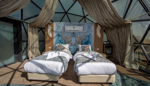 Panoramic Dome King with Terrace