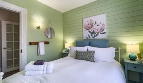 Room, 1 Queen Bed, Private Bathroom