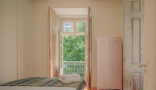 The Garden Apartment (2B)