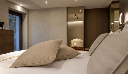 Signature Suite