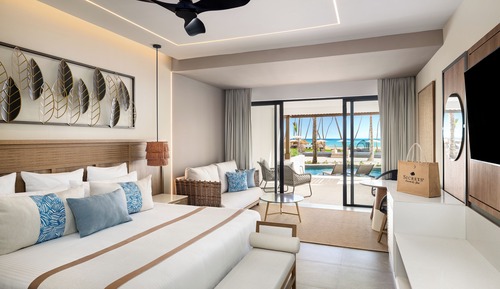 Preferred Club Jr Suite Ocean View King