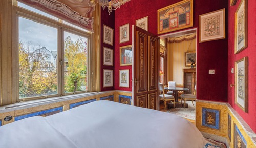 Royal Apartment