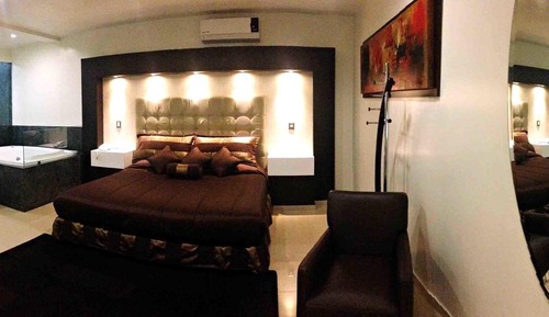 Romantic Suite, Jetted Tub