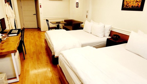 Deluxe Twin Room