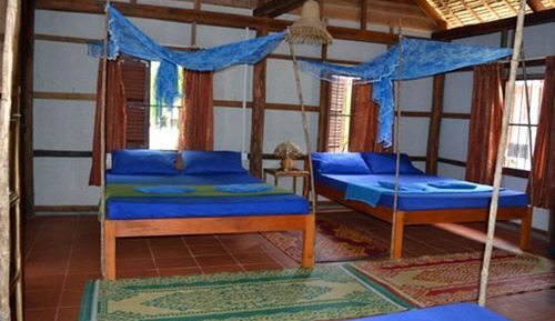 Front Beach Group Bungalow