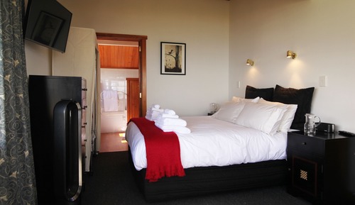 Piwakawaka Suite