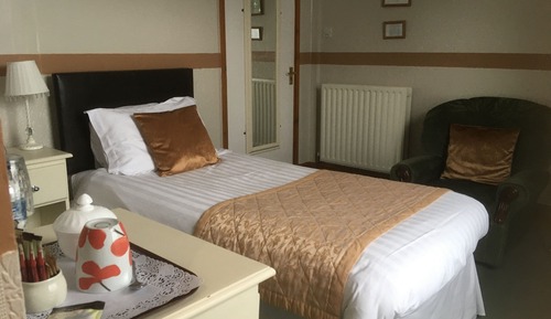 Single Room, Ensuite (Shower)