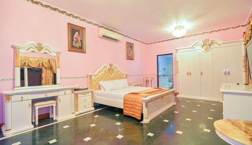 Maharaja Suite