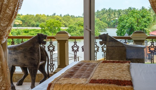 Premium Riverview with Balcony