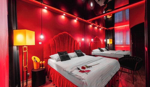 King Room with Pool Access