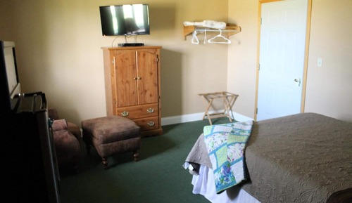 Standard Room, 1 Queen Bed