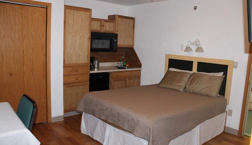 Standard Room, 1 Queen Bed, Kitchenette