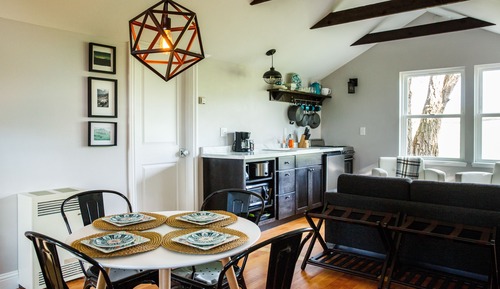 Family Studio Suite, Kitchen, Mountain View (Pet Free)