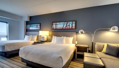 Room, 2 Queen Beds, City View (Den)
