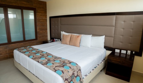 Senior Suite, 1 King Bed