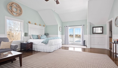 King Luxury Suite Overlooking the Bay