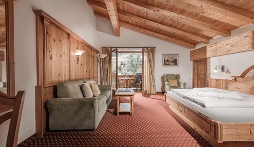 Deluxe Suite, 1 Queen Bed with Sofa bed, Garden Area