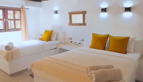 Deluxe Apartment, Private Bathroom, Garden View (APARTMENT 3)