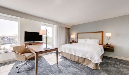 Studio, 1 King Bed, Accessible, Non Smoking