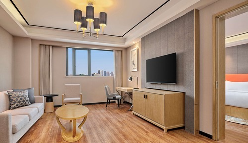 Deluxe Suite, 1 King Bed