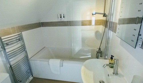 Room (7)