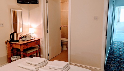 Room (4)