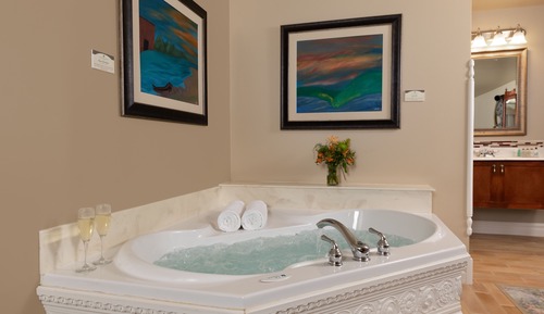 Standard Room, 1 King Bed, Non Smoking, Jetted Tub