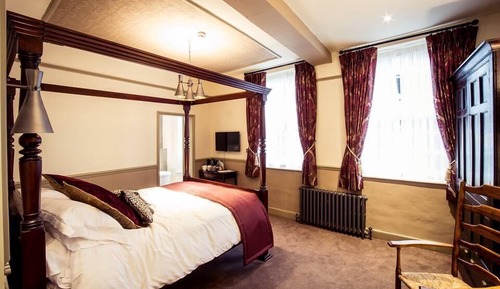 Double Room (The King John - Four Poster Bed)