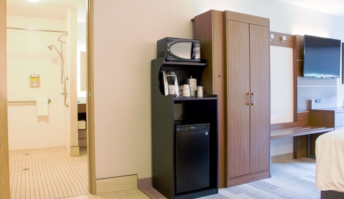 Standard Room, 2 Queen Beds, Roll-in Shower (Roll-In Shower)