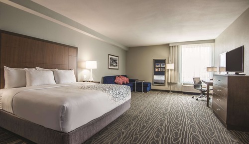 Deluxe Room, 1 King Bed, Accessible, View (Mobility Accessible)