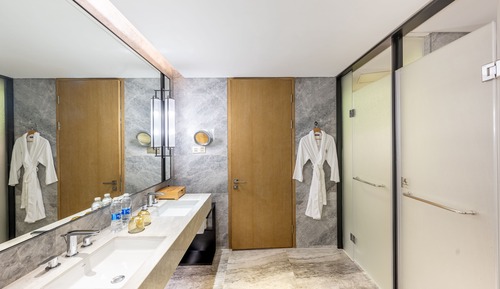 Club Suite, 1 King Bed, River View