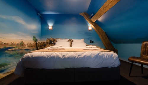Kalahari Room, Mezzanine