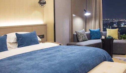 Executive Room, 1 King Bed, Business Lounge Access, Lakeside