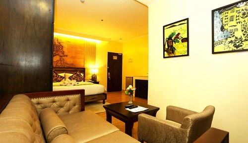 Deluxe Suite