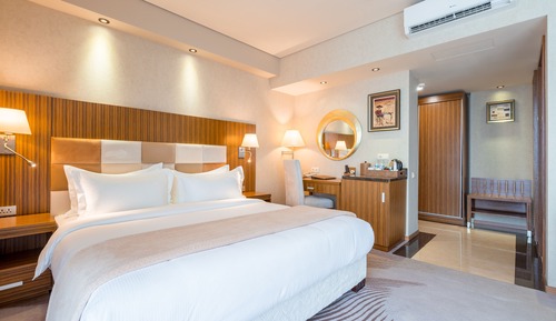 Deluxe Double Room, 1 King Bed, Pool View