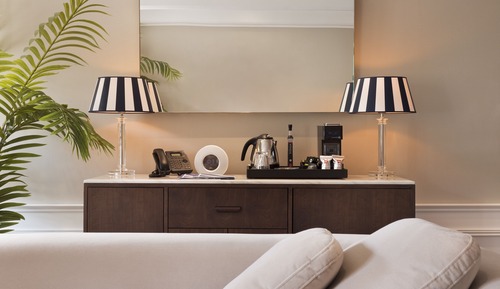Deluxe Suite