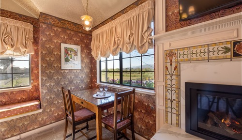 Luxury Room, 1 King Bed, Hill View